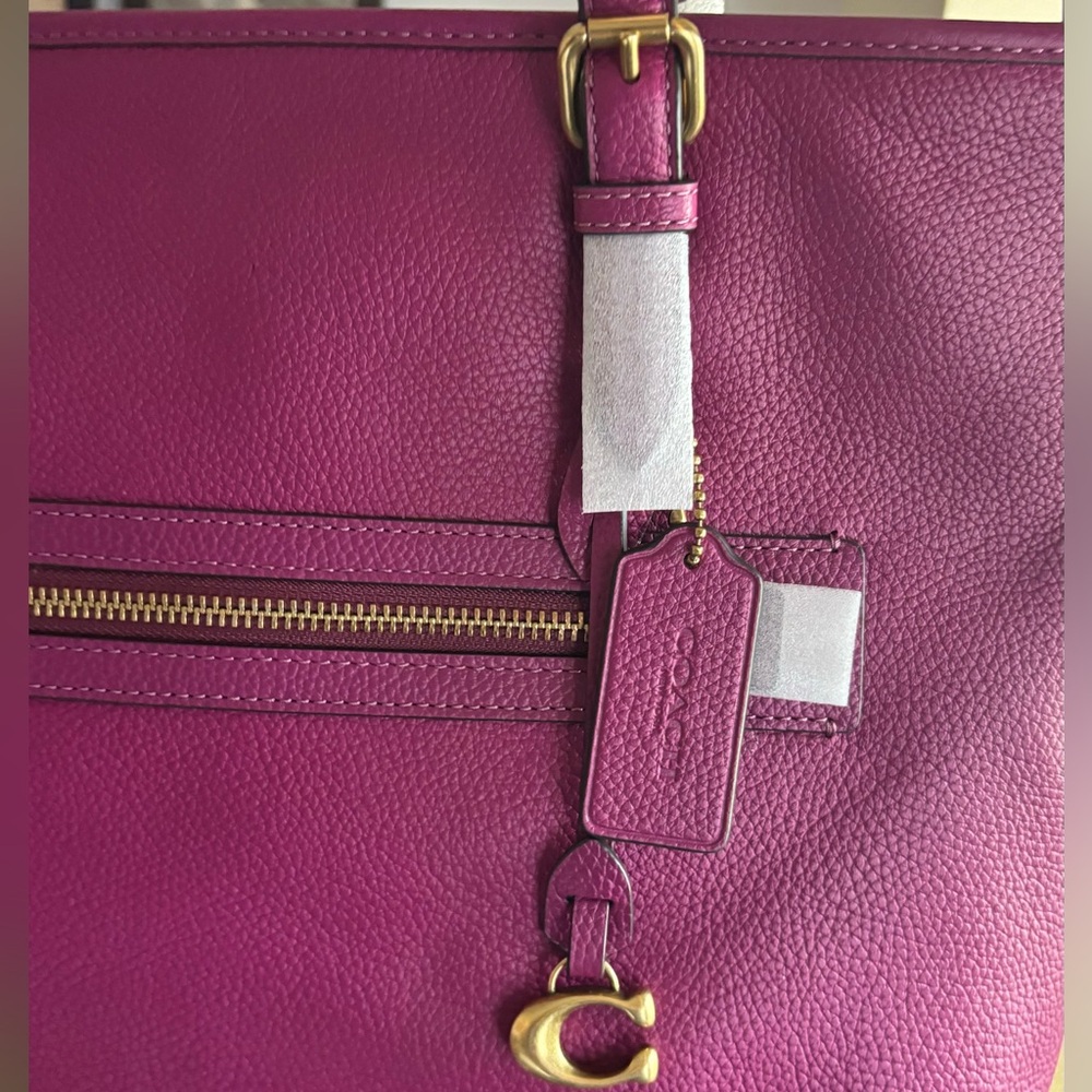 Authentic COACH 1941 pebbled leather zip top Tote - Picture 4 of 15